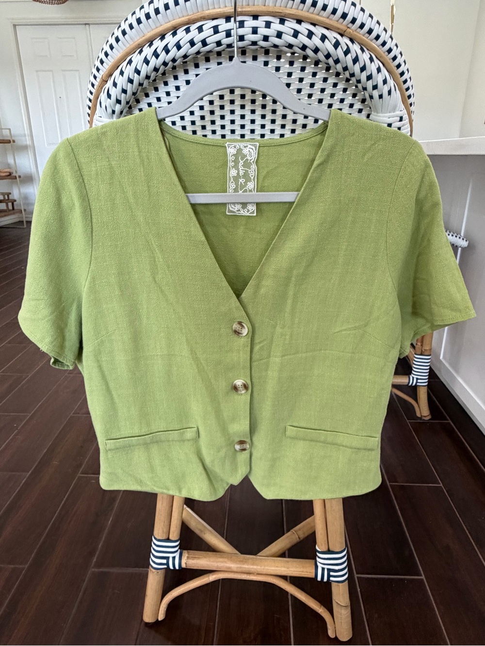 Sadie & Sage Green Linen Blend V-Neck Button-Front Crop Top Vest Size Medium